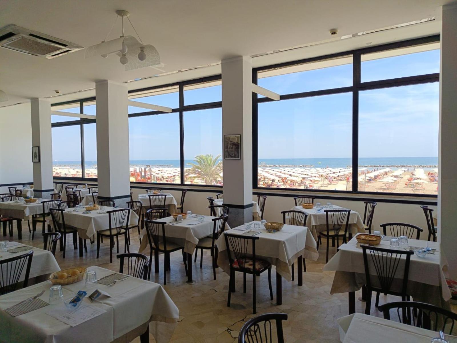 Hotel Blumen Rimini Exterior foto